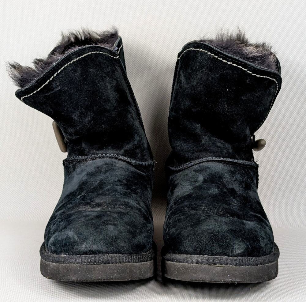 UGG Australia Meadow Waterproof 1008043 Black Suede Women's Size 9 M Fur Lined
